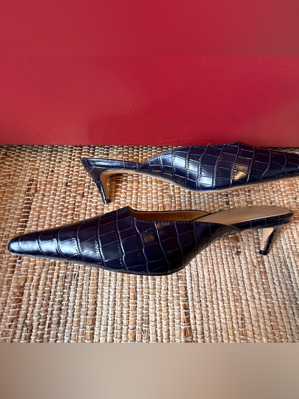 NWOT ANN TAYLOR s10 Croc-Embossed Pointed toe kitten heel mules-navy leather - Picture 4 of 8
